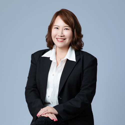 管理部財務 陳秀娟 Esther